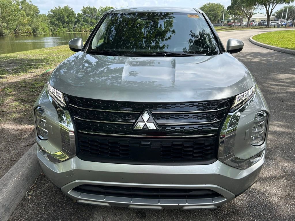 Used 2023 Mitsubishi Outlander SE AWD/4WD image 9