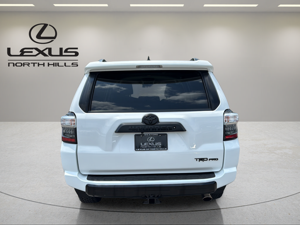 Used 2018 Toyota 4Runner TRD Off-Road AWD/4WD image 7