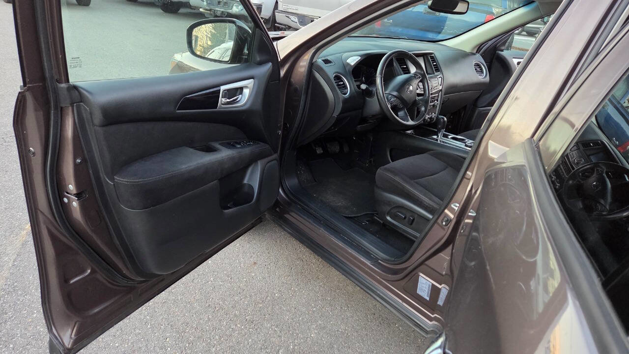 Used 2015 Nissan Pathfinder SV w/ Cargo Package image 25