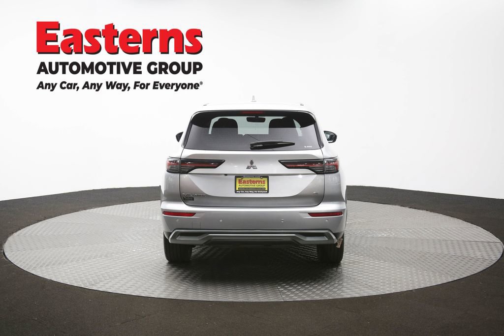 Used 2025 Mitsubishi Outlander SE AWD/4WD image 38