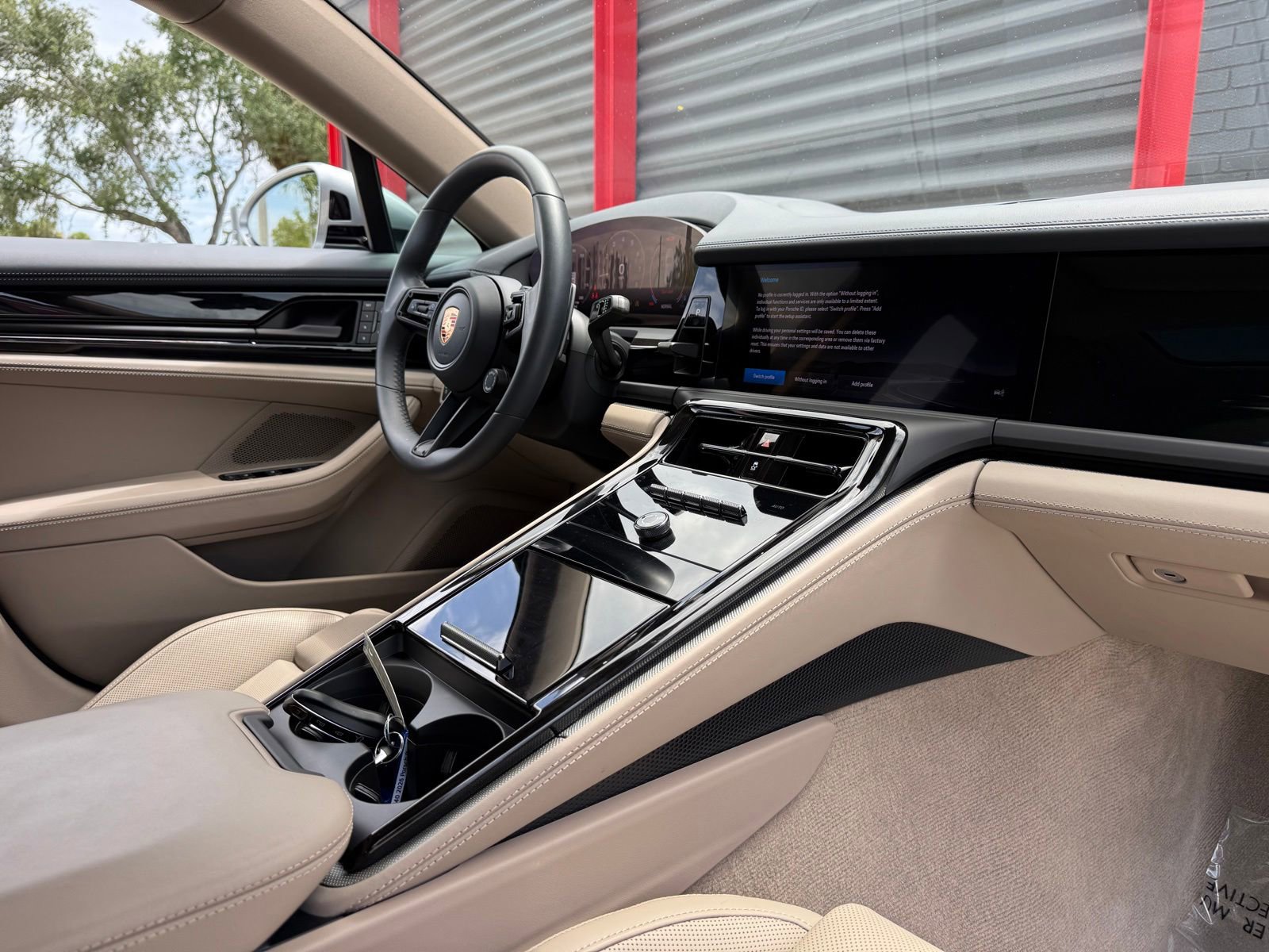 Used 2026 Porsche Panamera RWD image 32
