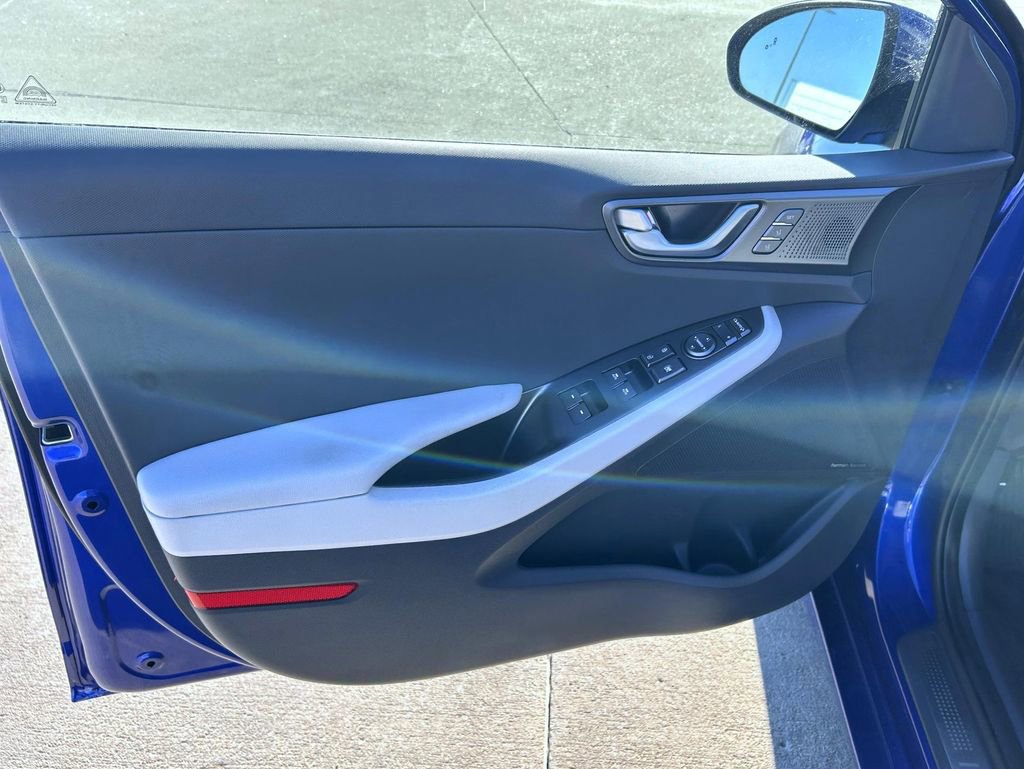 Used 2021 Hyundai Ioniq Limited image 10