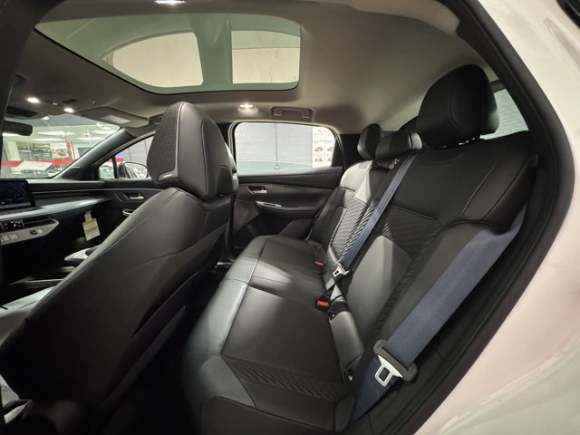 New 2026 Nissan Leaf Platinum+ w/ Cargo Package (Platinum+) FWD image 29