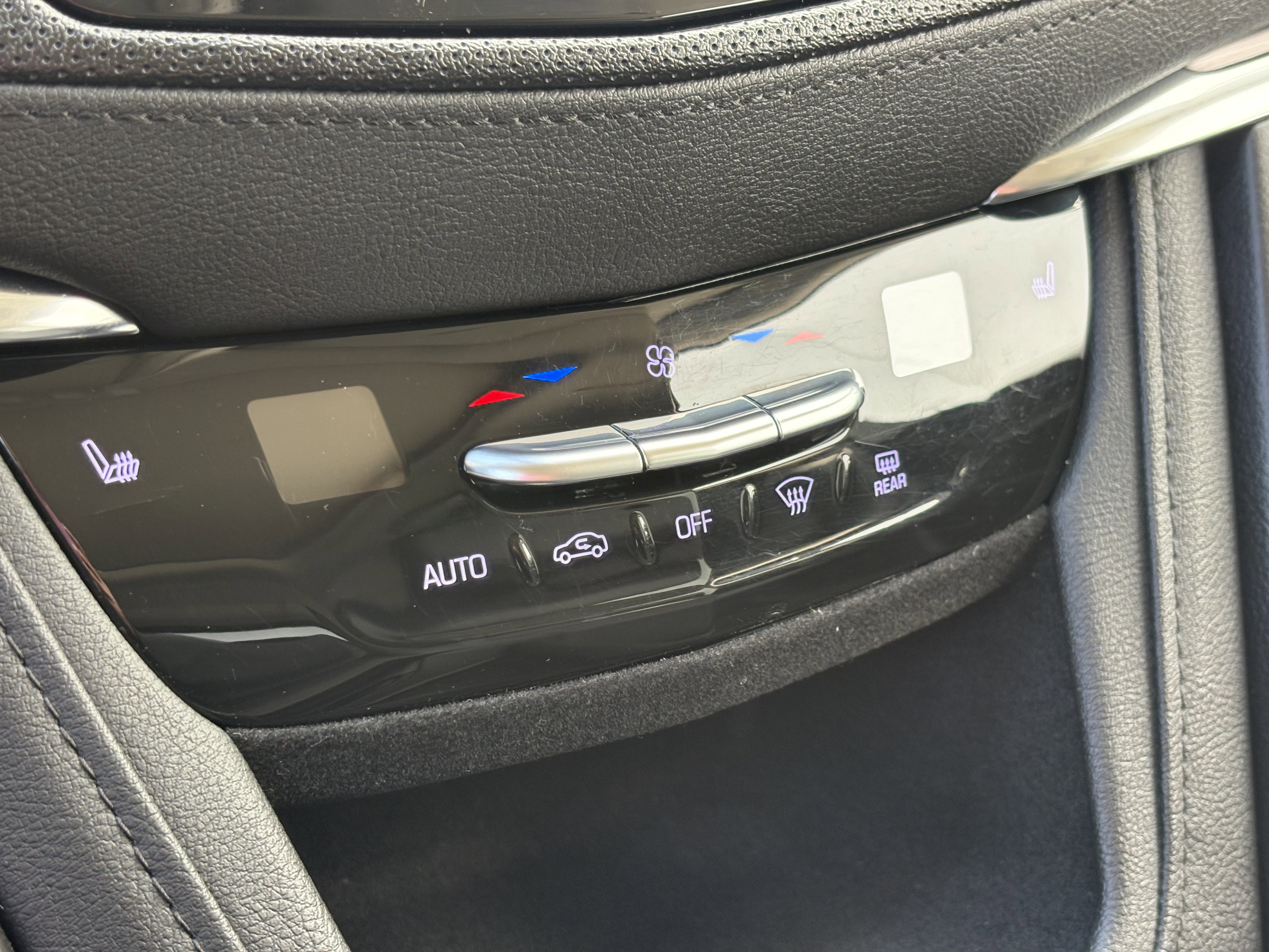 Used 2019 Cadillac XT5 Luxury image 23