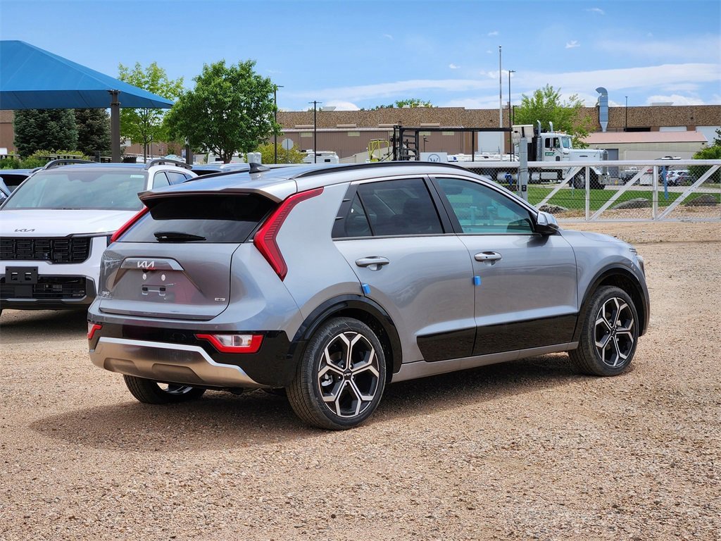 New 2025 Kia Niro EX Touring image 3