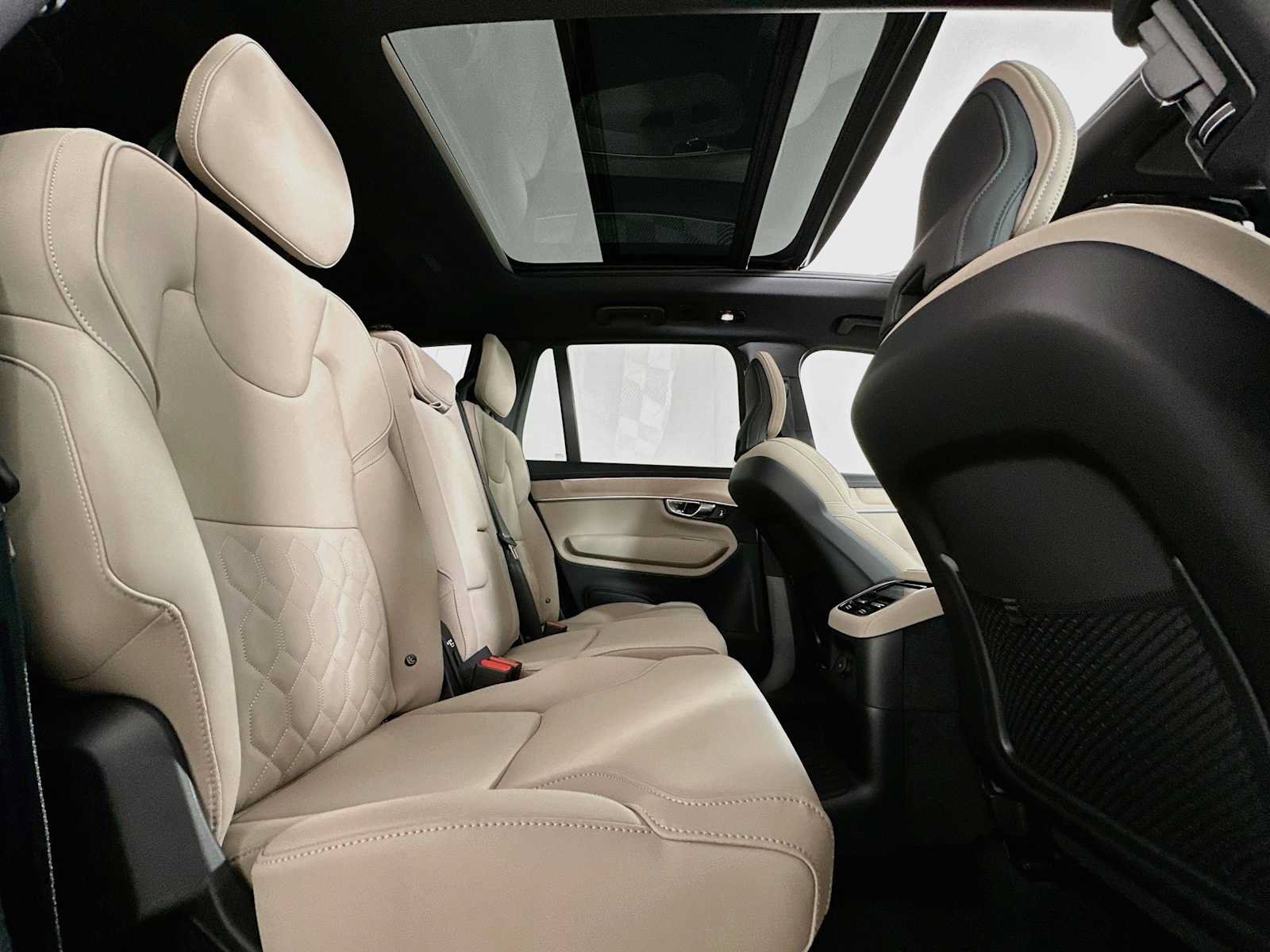 New 2026 Volvo XC90 T8 Plus w/ Protection Package AWD/4WD image 26