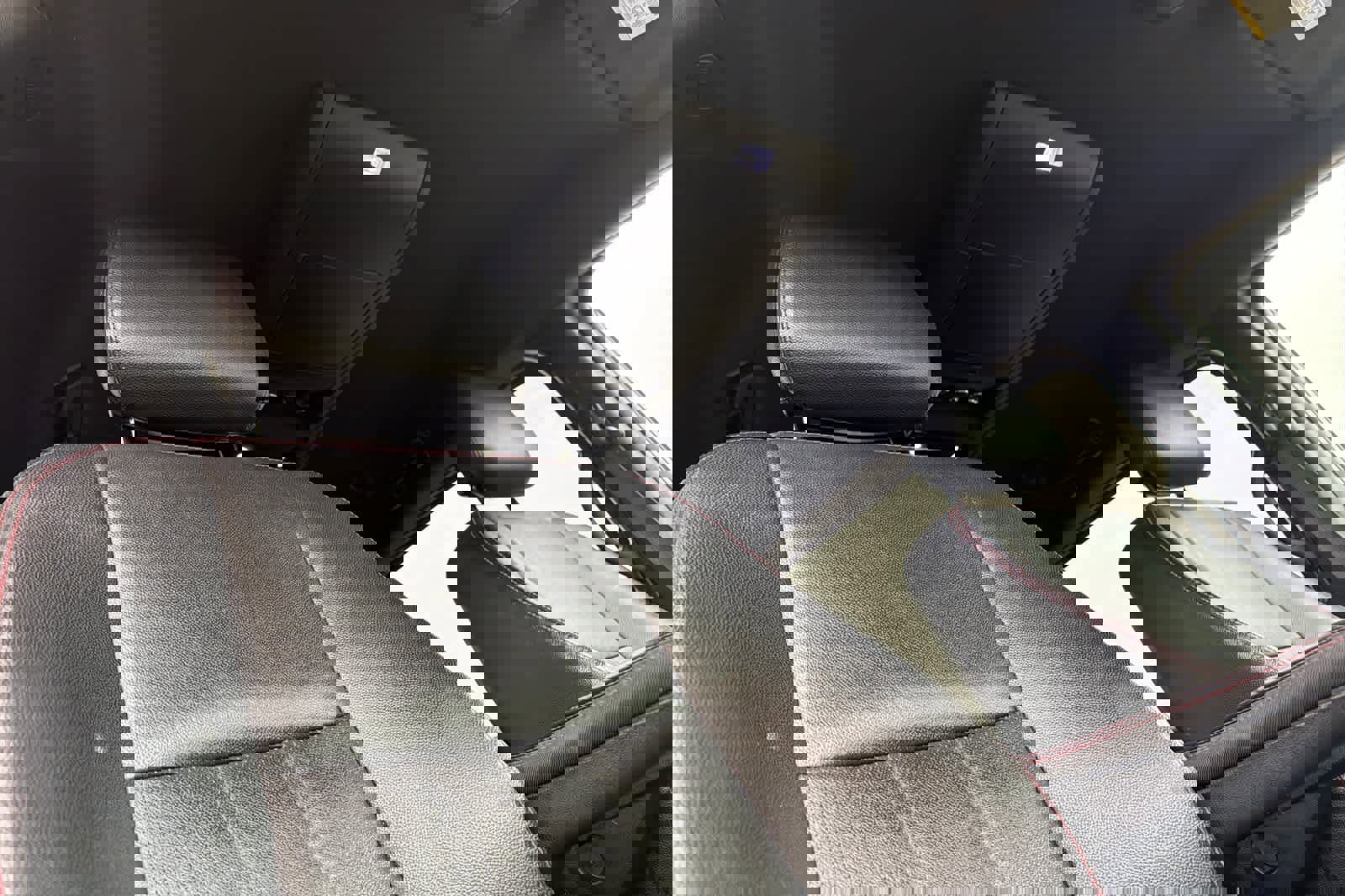 Used 2015 Dodge Grand Caravan R/T image 19