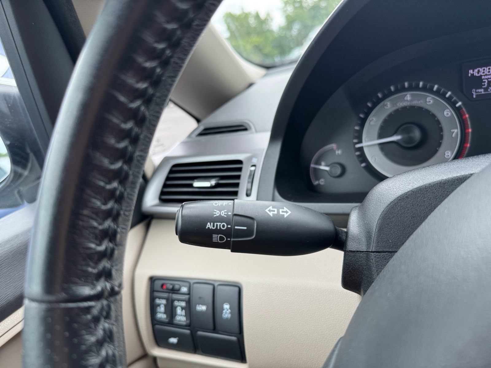Used 2014 Honda Odyssey EX-L image 22
