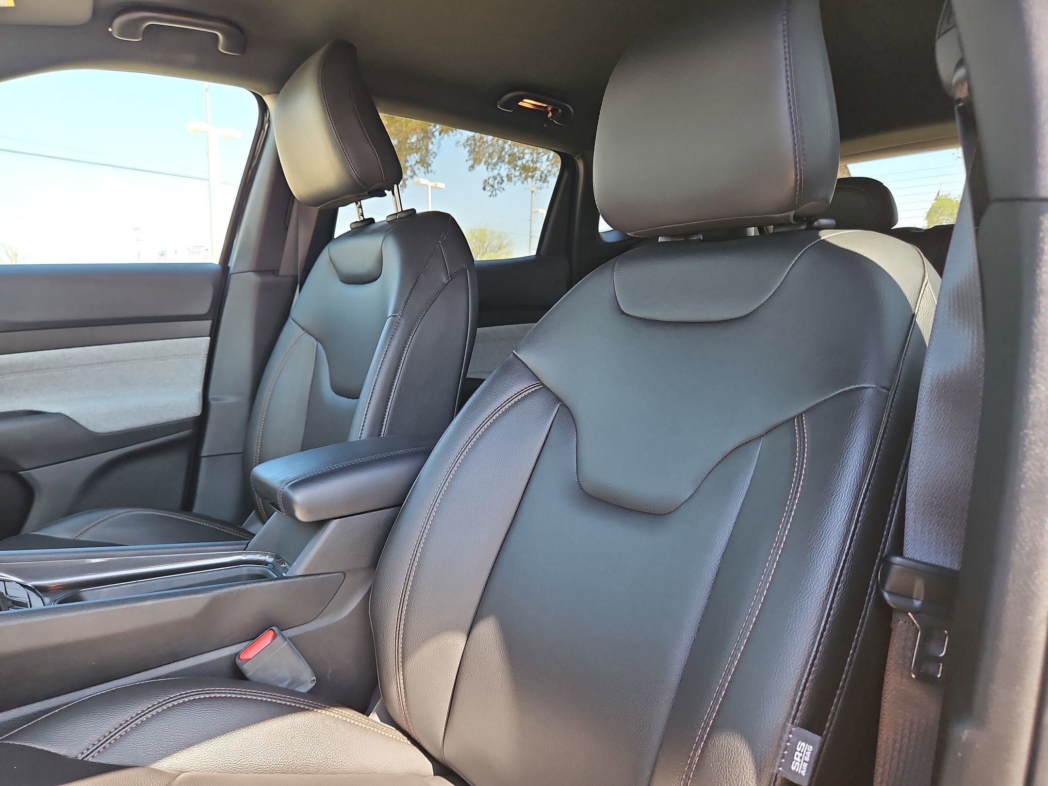 Used 2024 Jeep Compass Latitude image 13