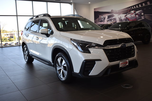 Used 2024 Subaru Ascent Premium w/ Convenience Package image 5