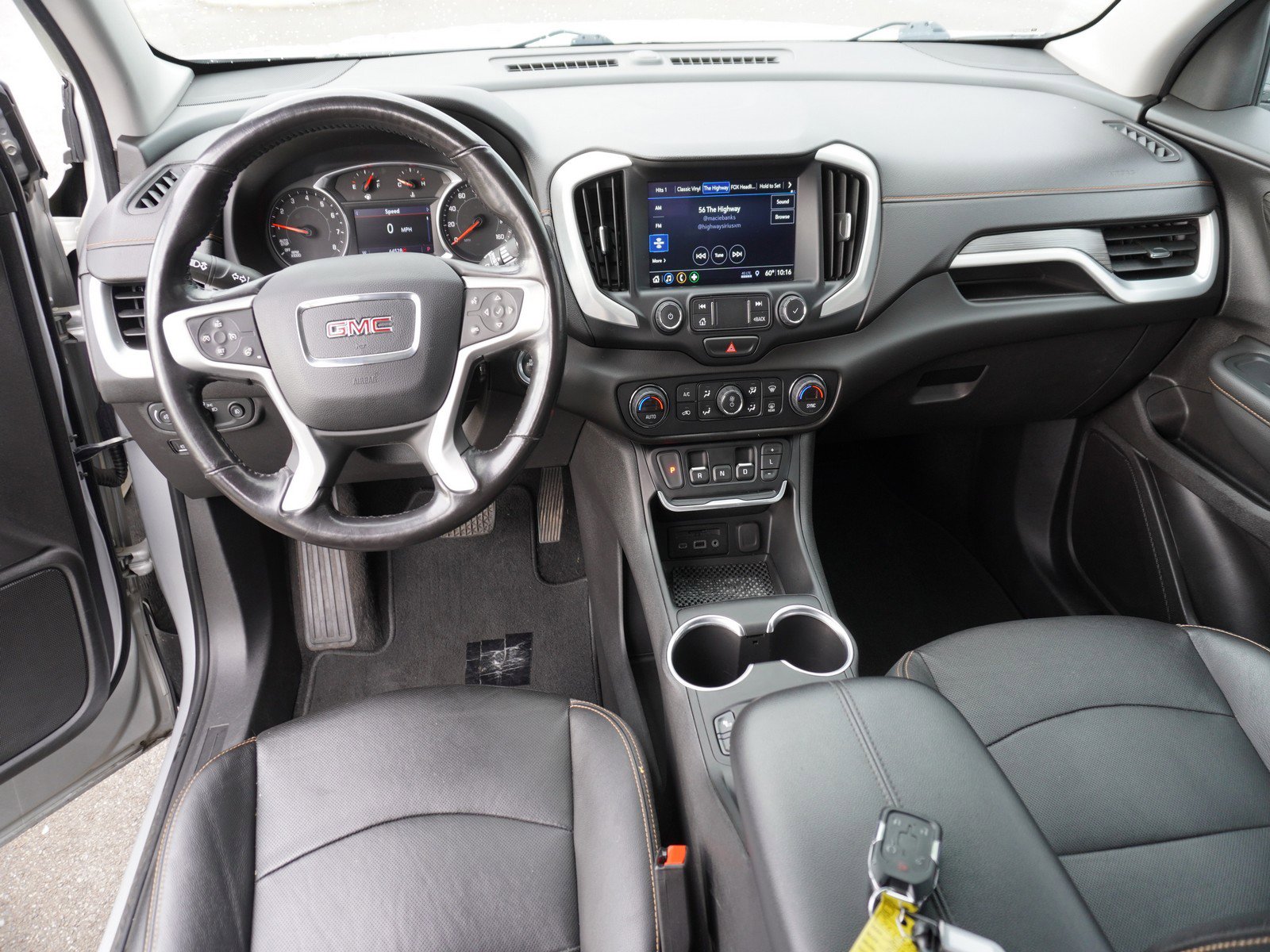 Used 2019 GMC Terrain SLT w/ Preferred Package image 2