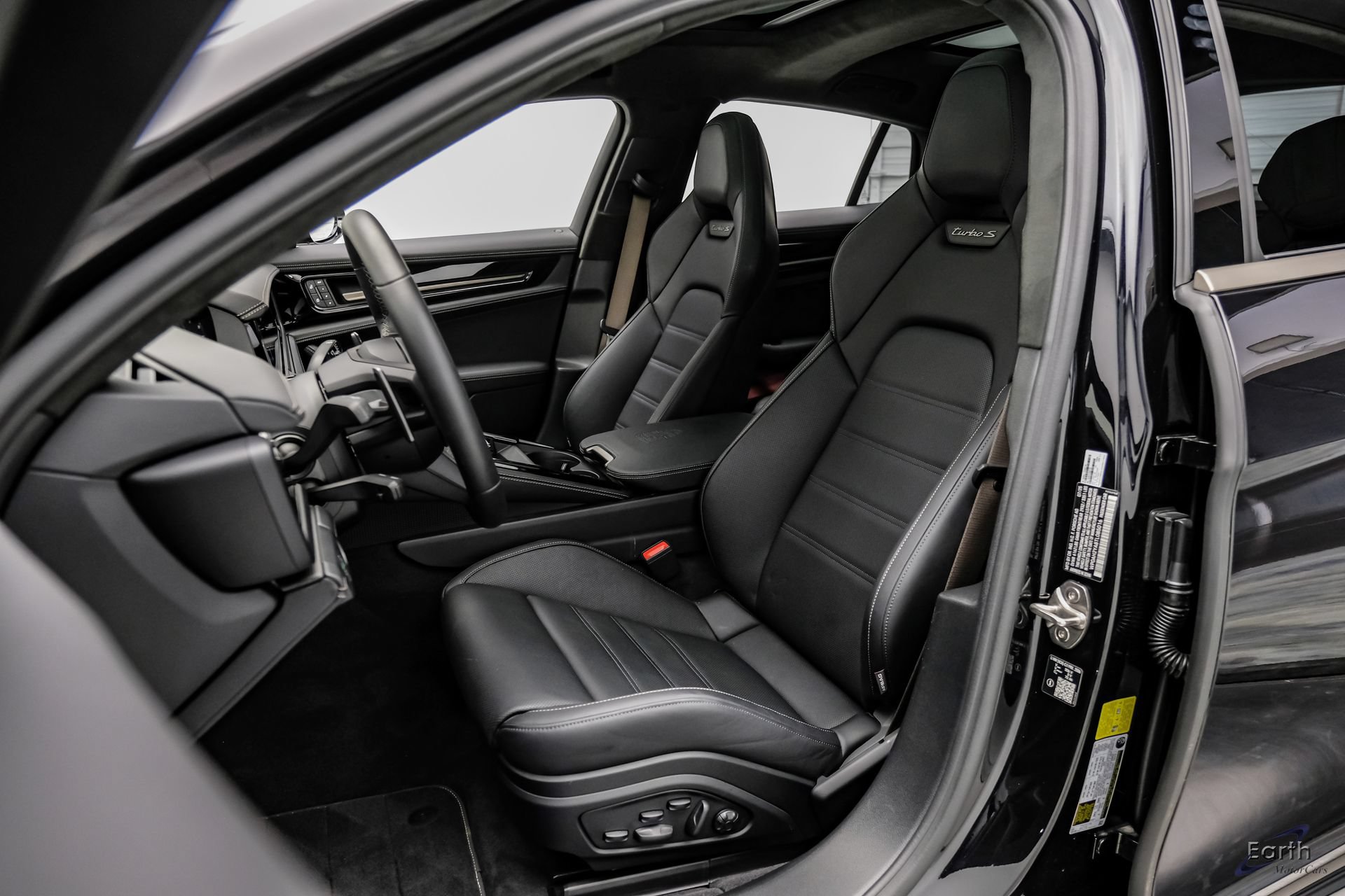 Used 2026 Porsche Panamera Turbo S AWD/4WD image 38