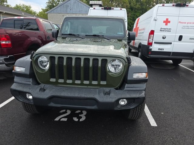 Used 2023 Jeep Wrangler Unlimited Sport AWD/4WD image 2