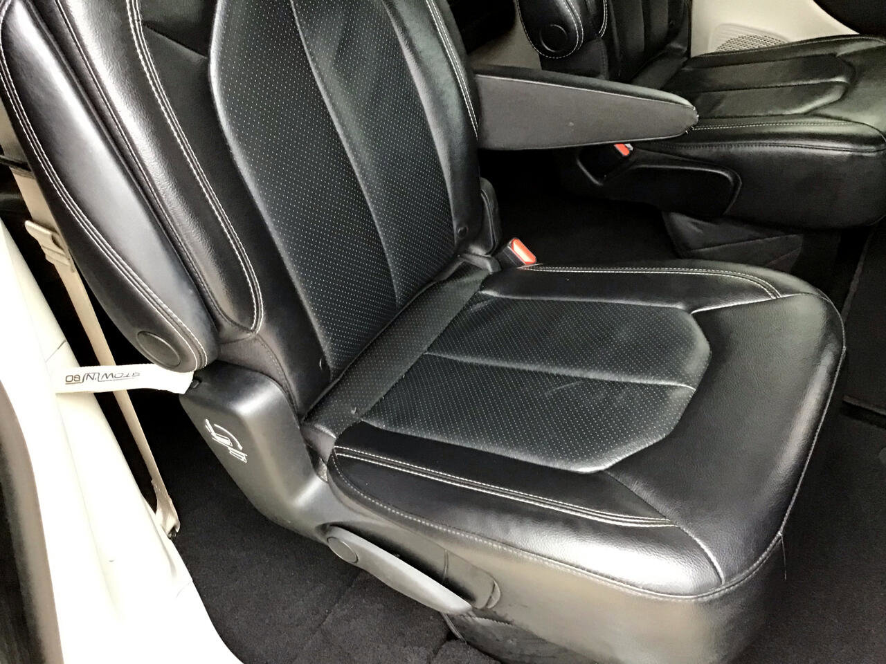 Used 2022 Chrysler Pacifica Touring-L image 41