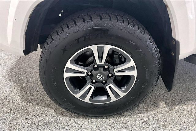 Used 2018 Toyota Tacoma TRD Sport AWD/4WD image 41