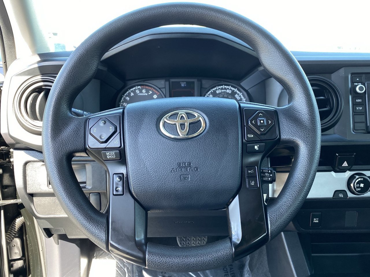 Used 2018 Toyota Tacoma SR w/ SR Convenience Package RWD image 24