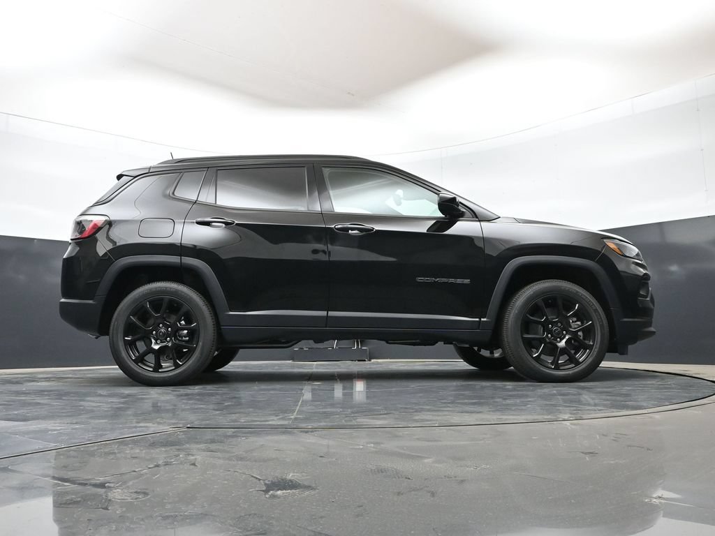 New 2026 Jeep Compass Latitude AWD/4WD image 43