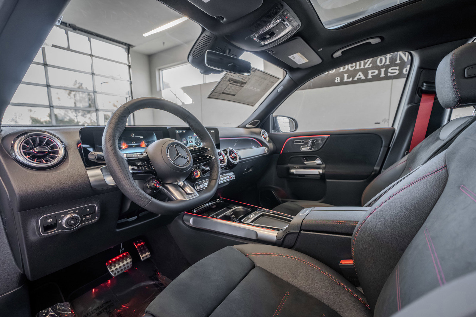 New 2026 Mercedes-Benz GLB 35 AMG 4MATIC image 6