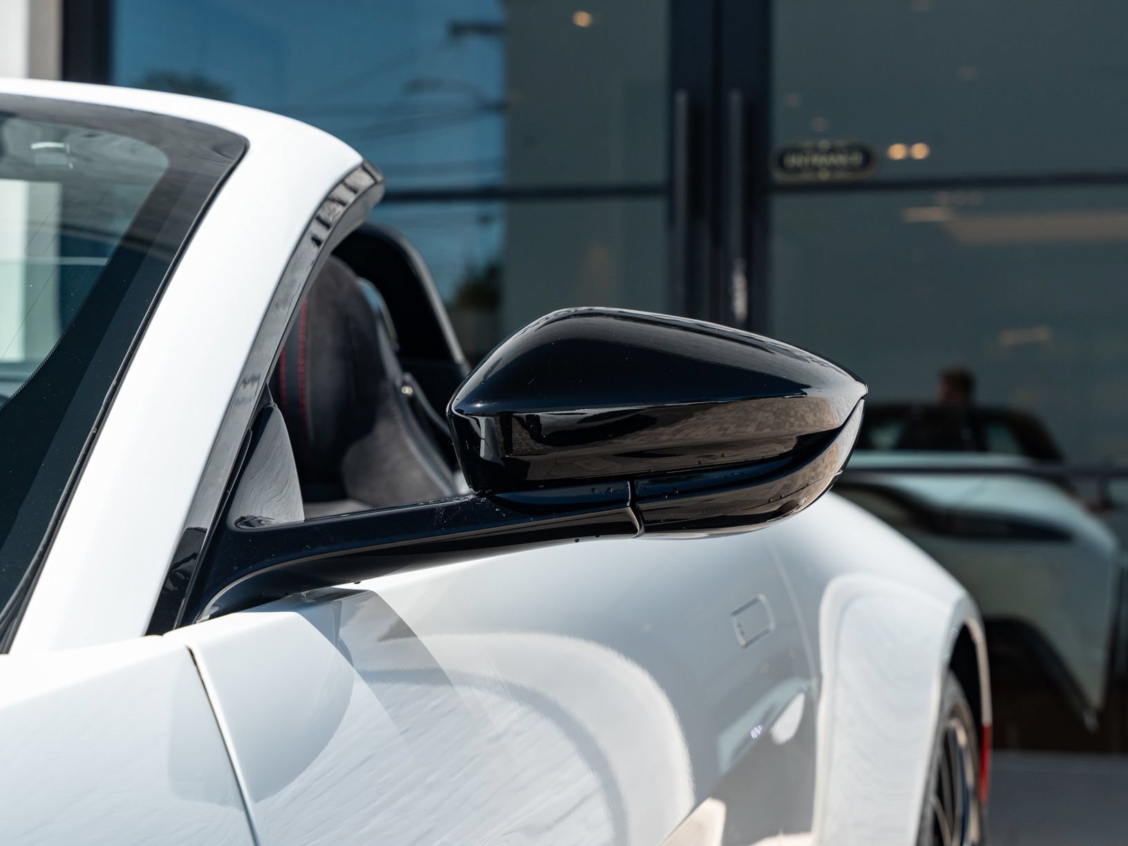 Used 2023 Aston Martin V8 Vantage Roadster RWD image 20