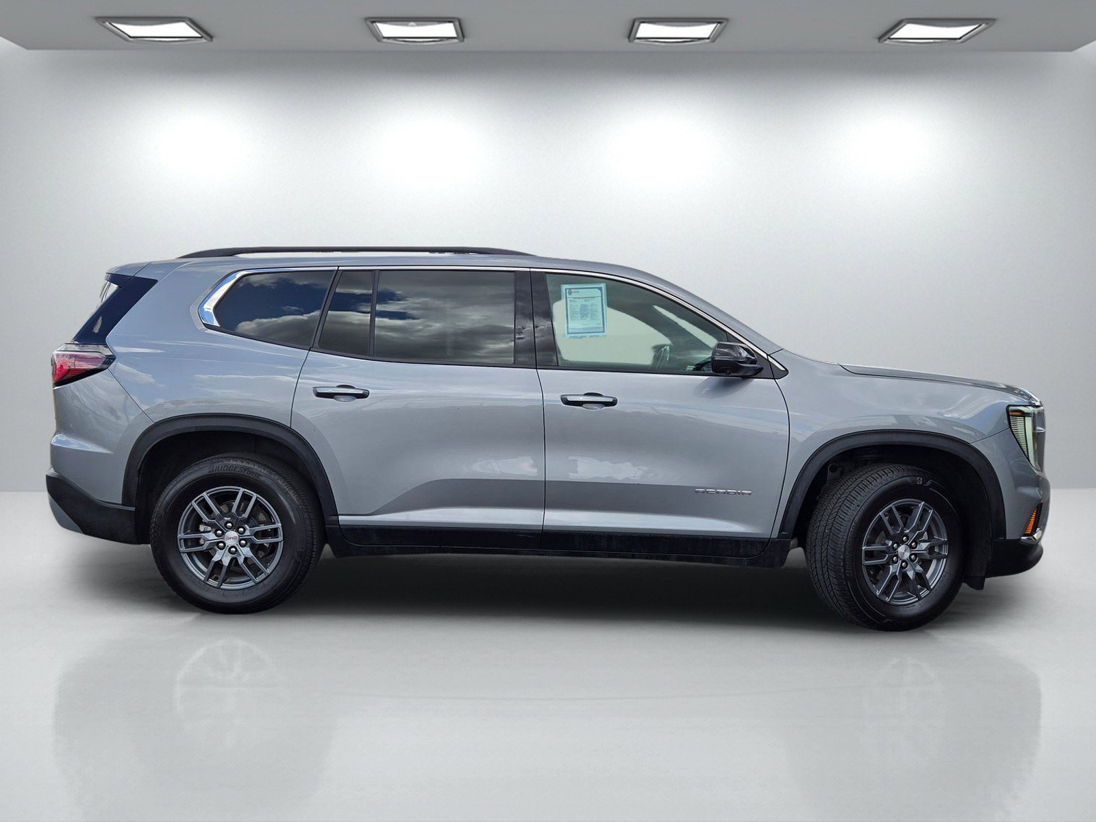 Used 2025 GMC Acadia Elevation FWD image 3