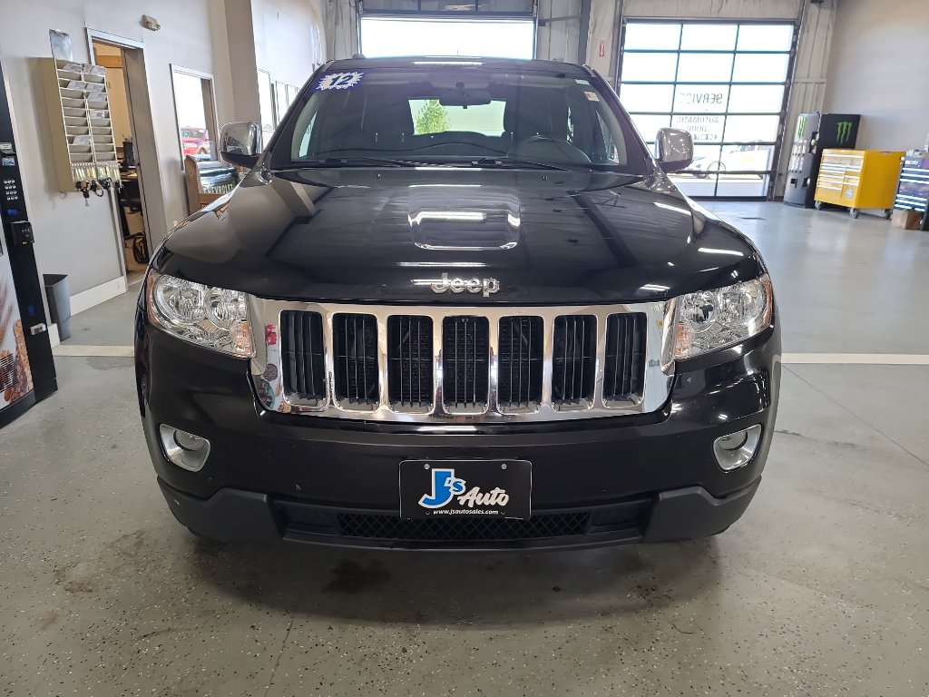 Used 2012 Jeep Grand Cherokee Laredo w/ Laredo E Group AWD/4WD image 3