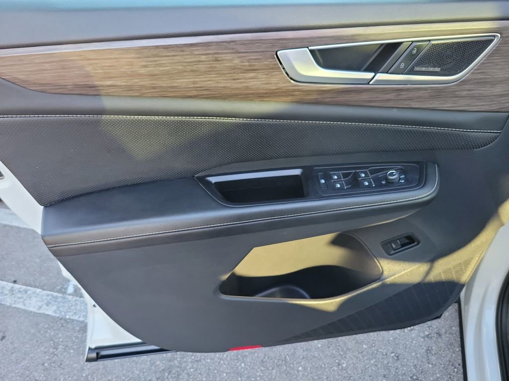 Certified 2024 Volkswagen Atlas SEL Premium R-Line image 16