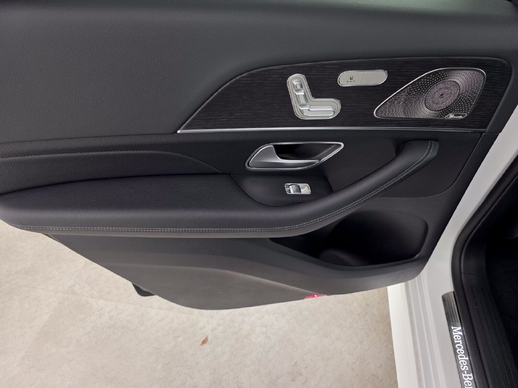 New 2026 Mercedes-Benz GLS 450 4MATIC image 12