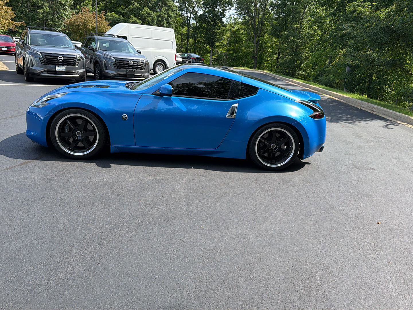 Used 2009 Nissan 370Z Touring w/ Sport Pkg RWD image 5
