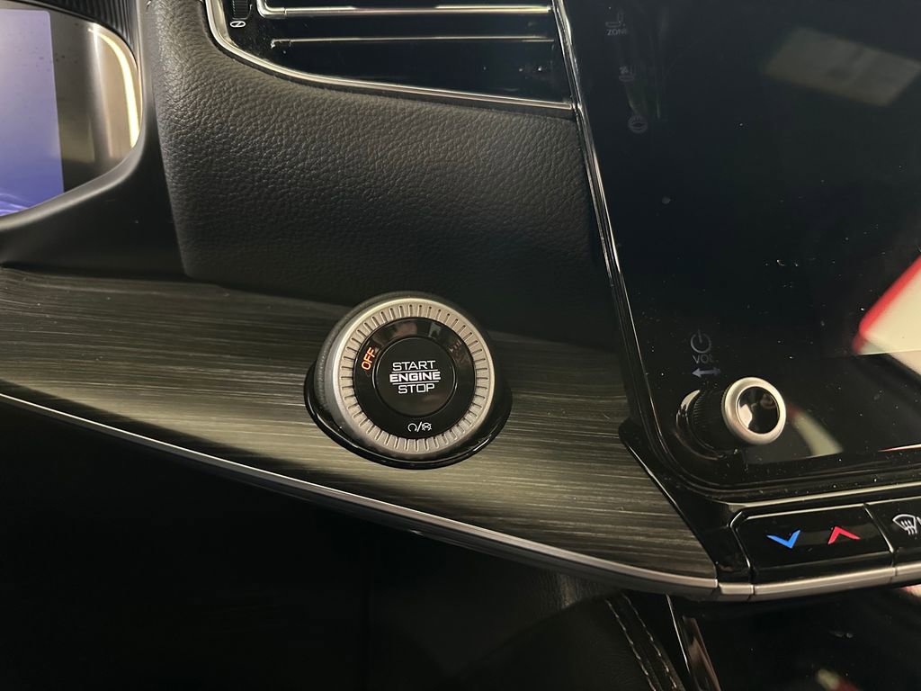 Certified 2024 Jeep Wagoneer Series II w/ Flexible Seating Group AWD/4WD image 20