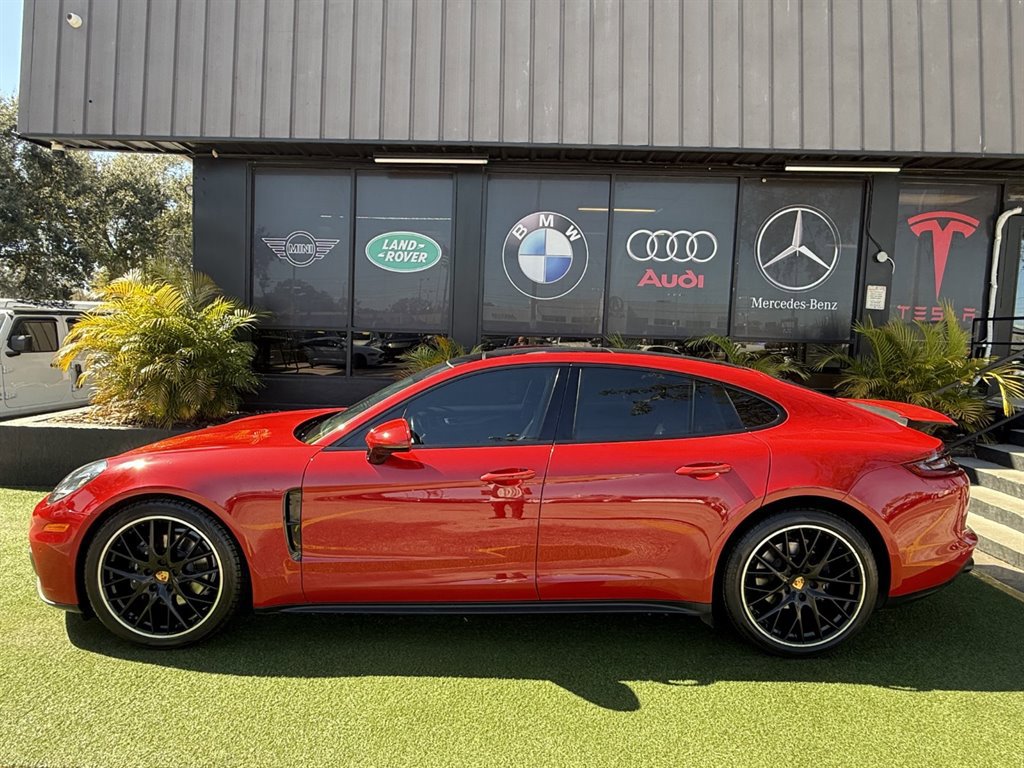 Used 2018 Porsche Panamera 4 image 9