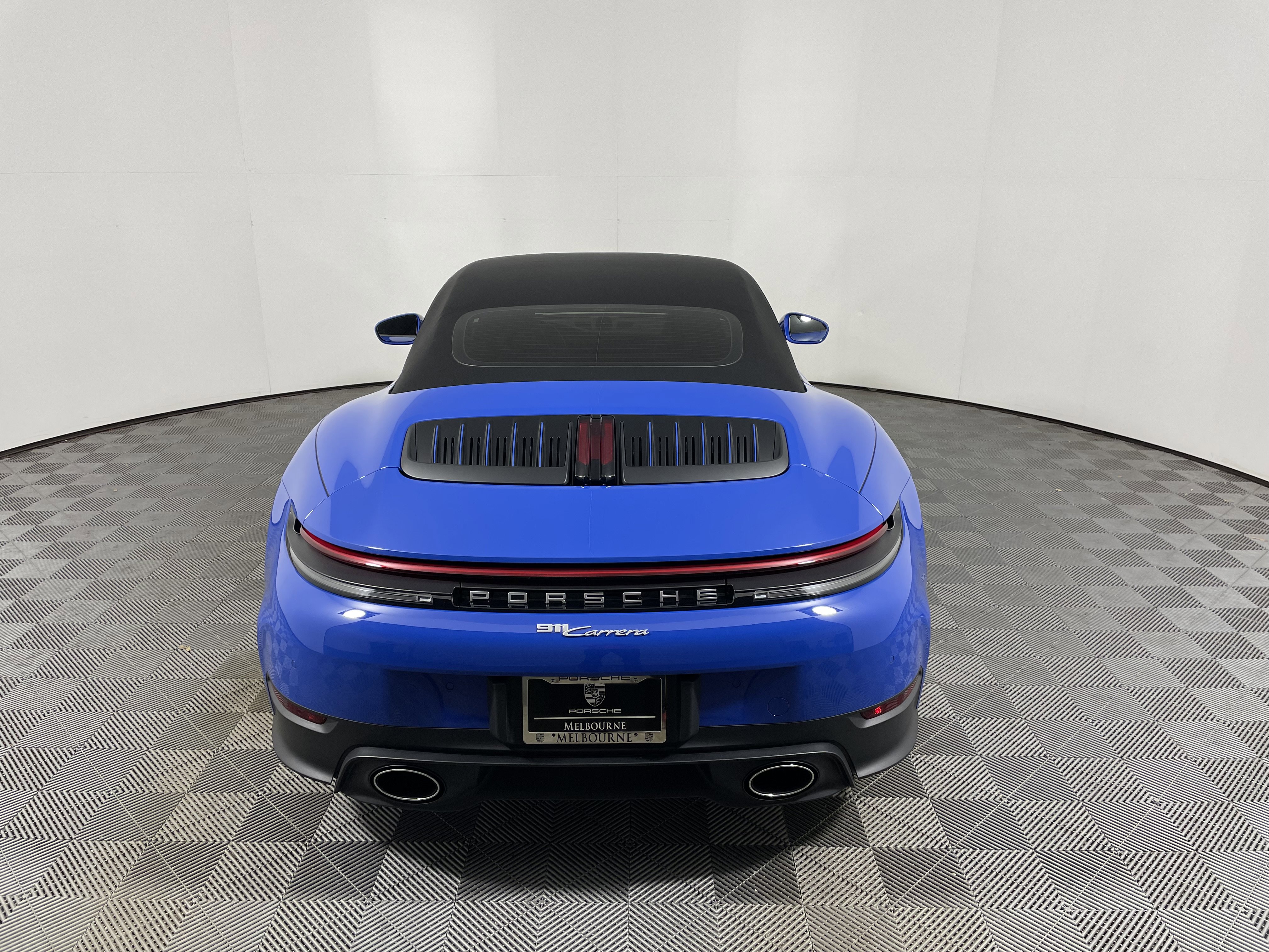 Used 2025 Porsche 911 Carrera image 28