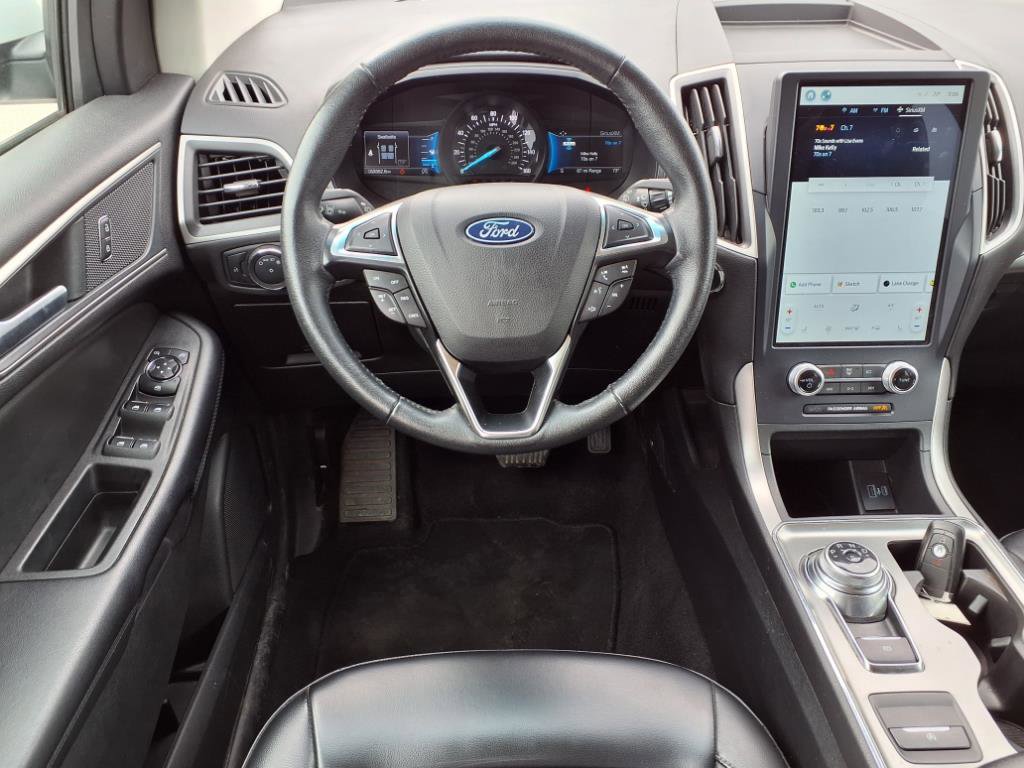 Used 2022 Ford Edge SEL image 3