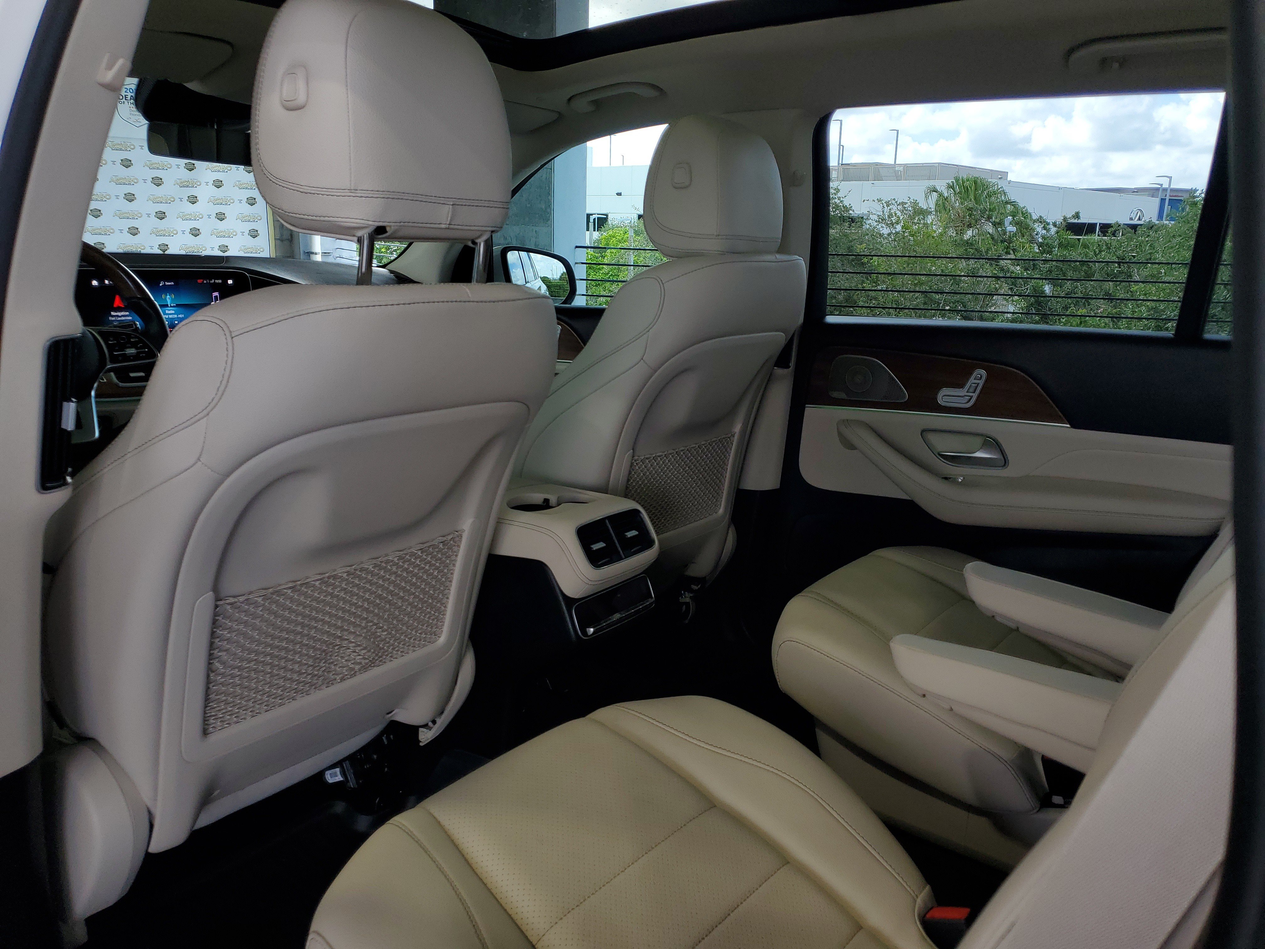 Used 2022 Mercedes-Benz GLS 450 4MATIC image 10