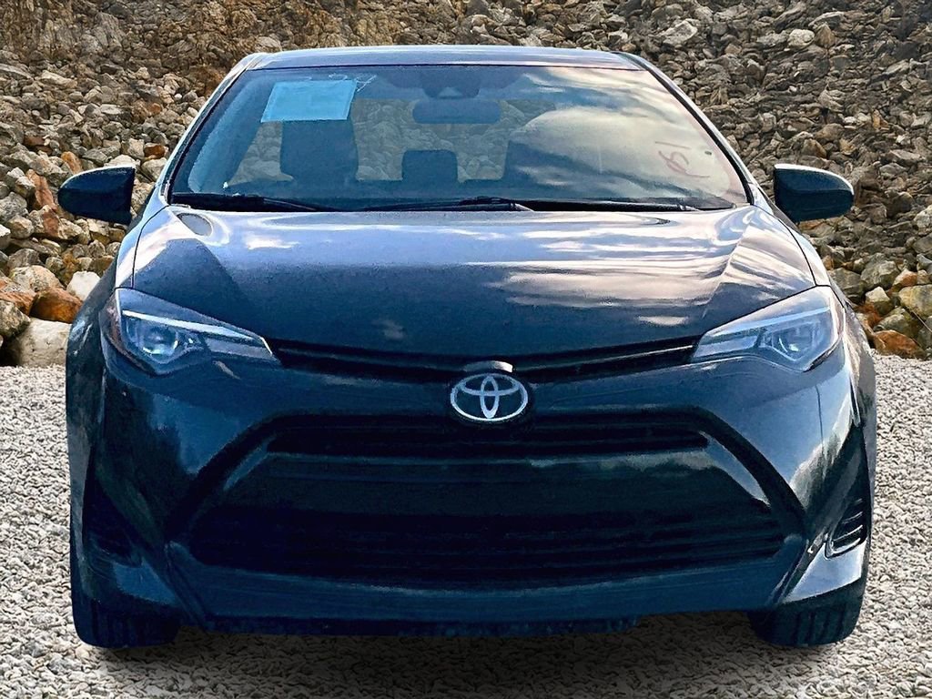 Used 2018 Toyota Corolla LE image 3