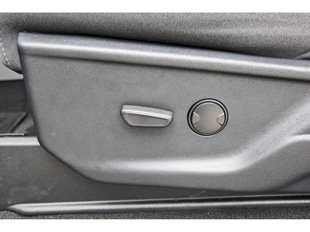 Used 2025 Ford F150 Lightning XLT AWD/4WD image 28