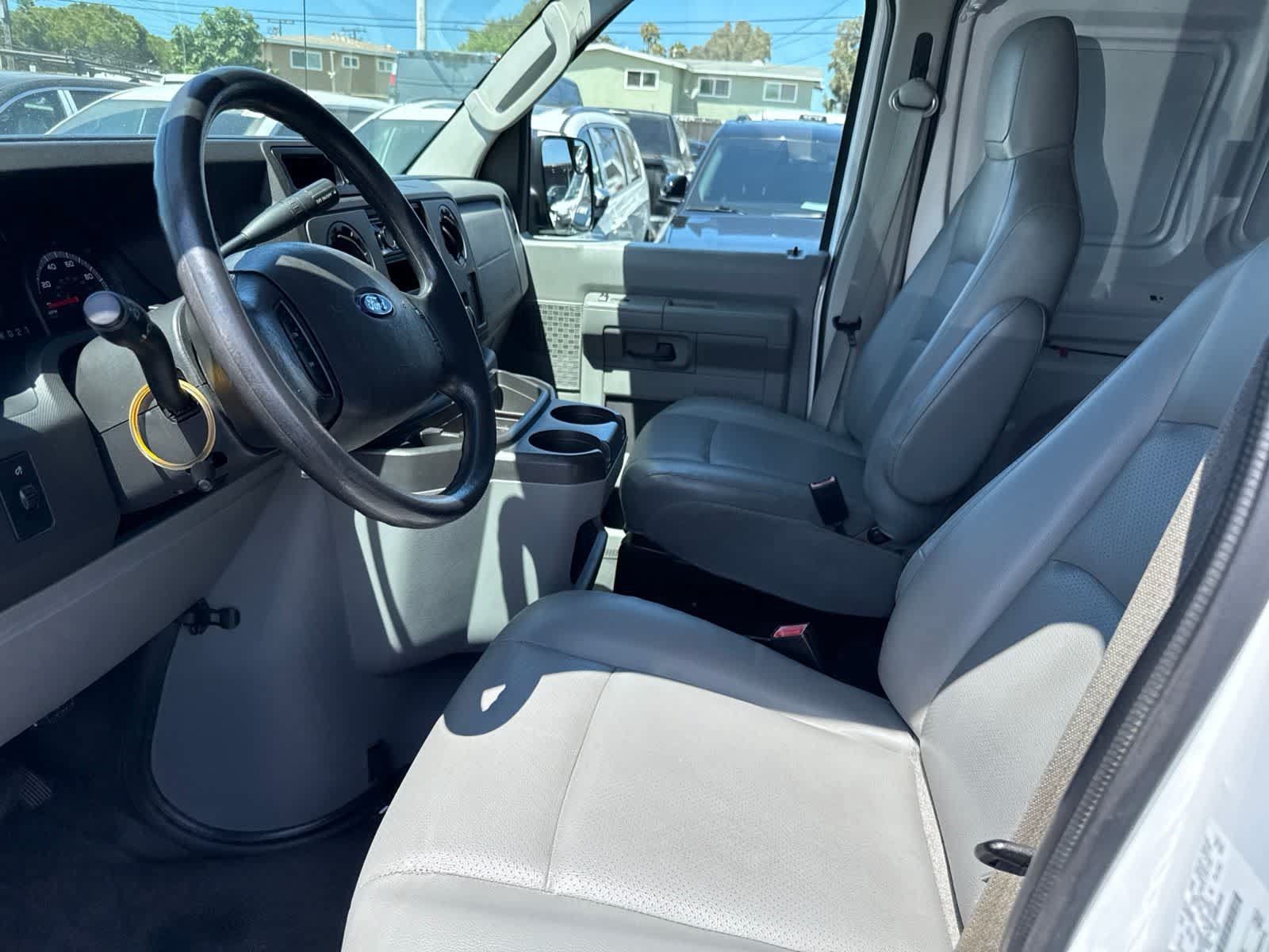 Used 2014 Ford E-250 and Econoline 250 Extended RWD image 18