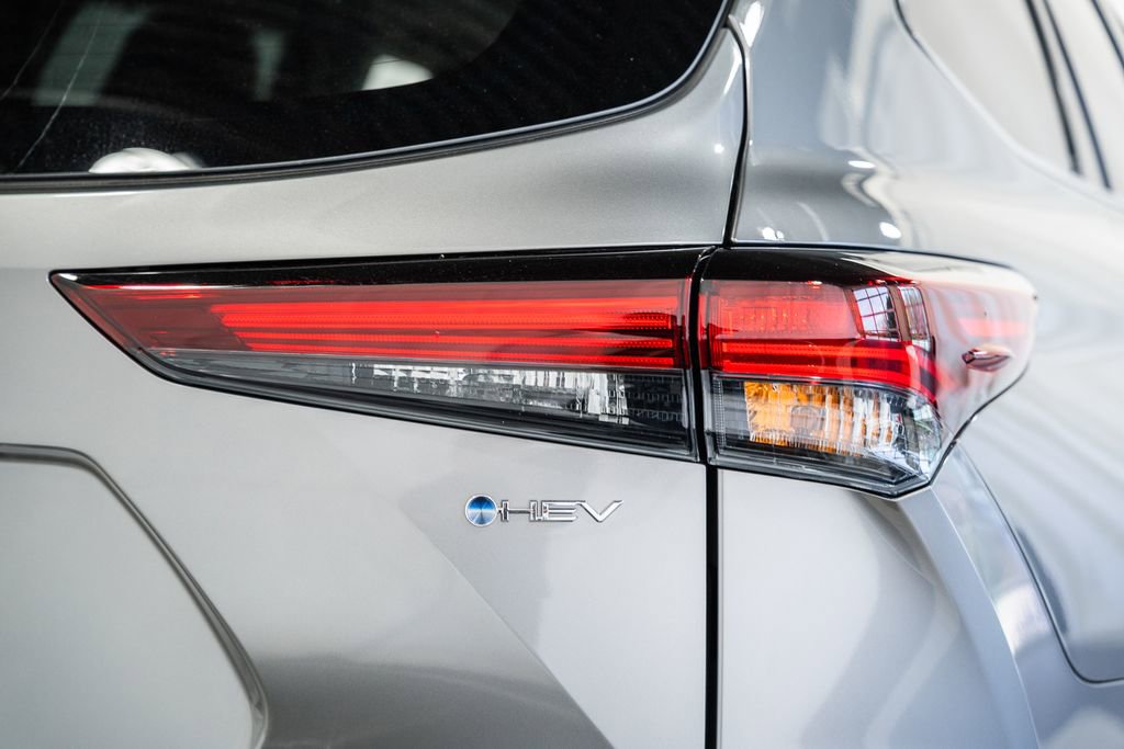 New 2026 Toyota Highlander Platinum image 7