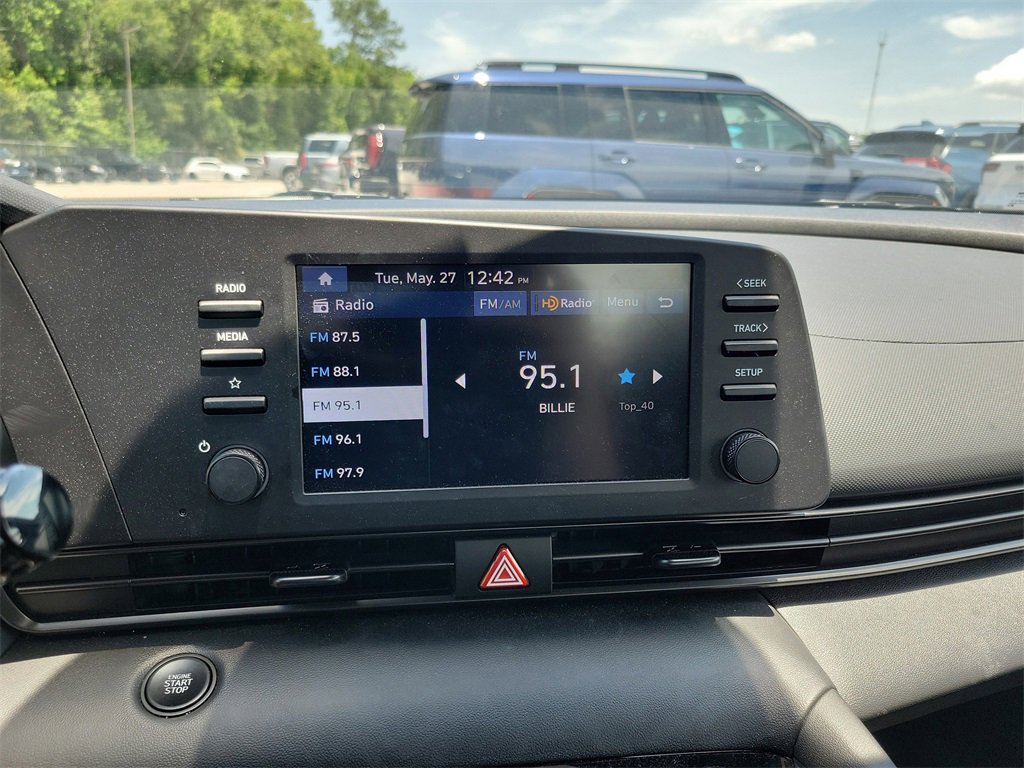 Used 2025 Hyundai Elantra Sport image 19