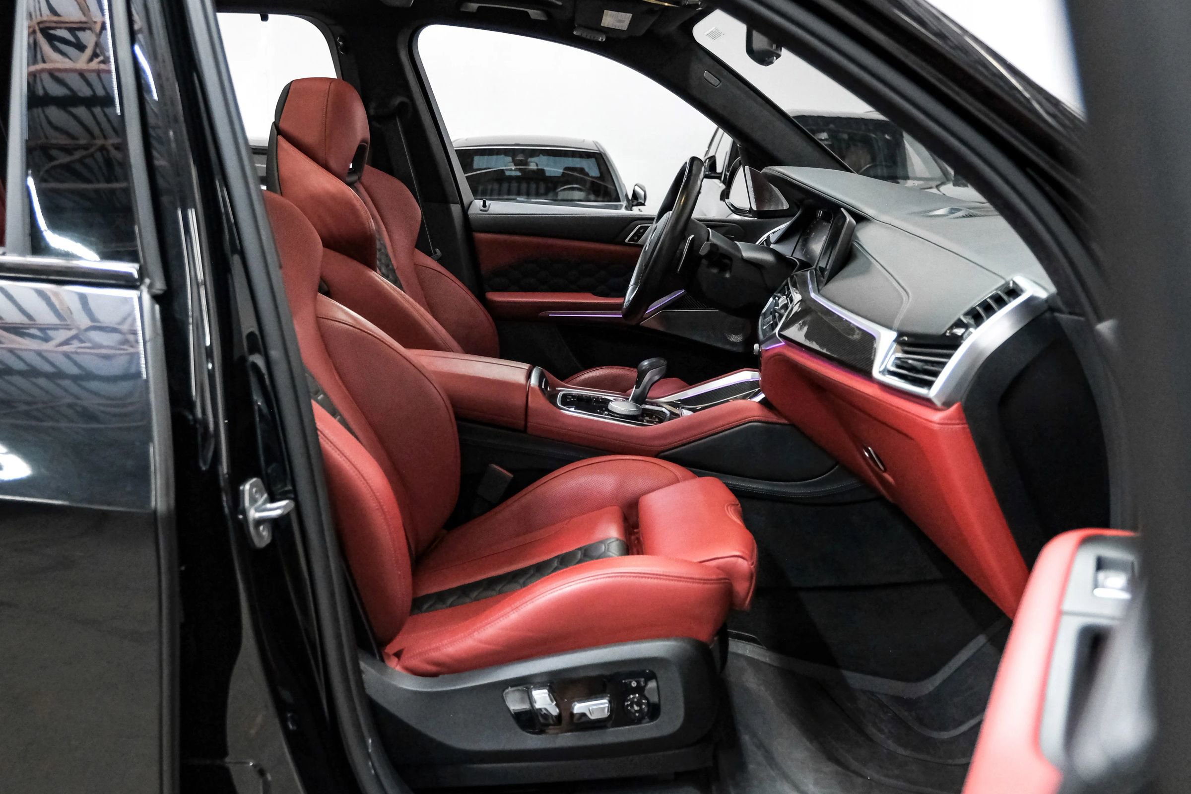 Used 2020 BMW X5 M Competition w/ Executive Package image 38