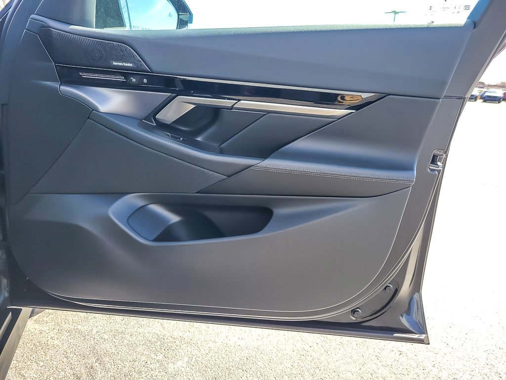 Used 2024 BMW 530i xDrive w/ M Sport Package image 20