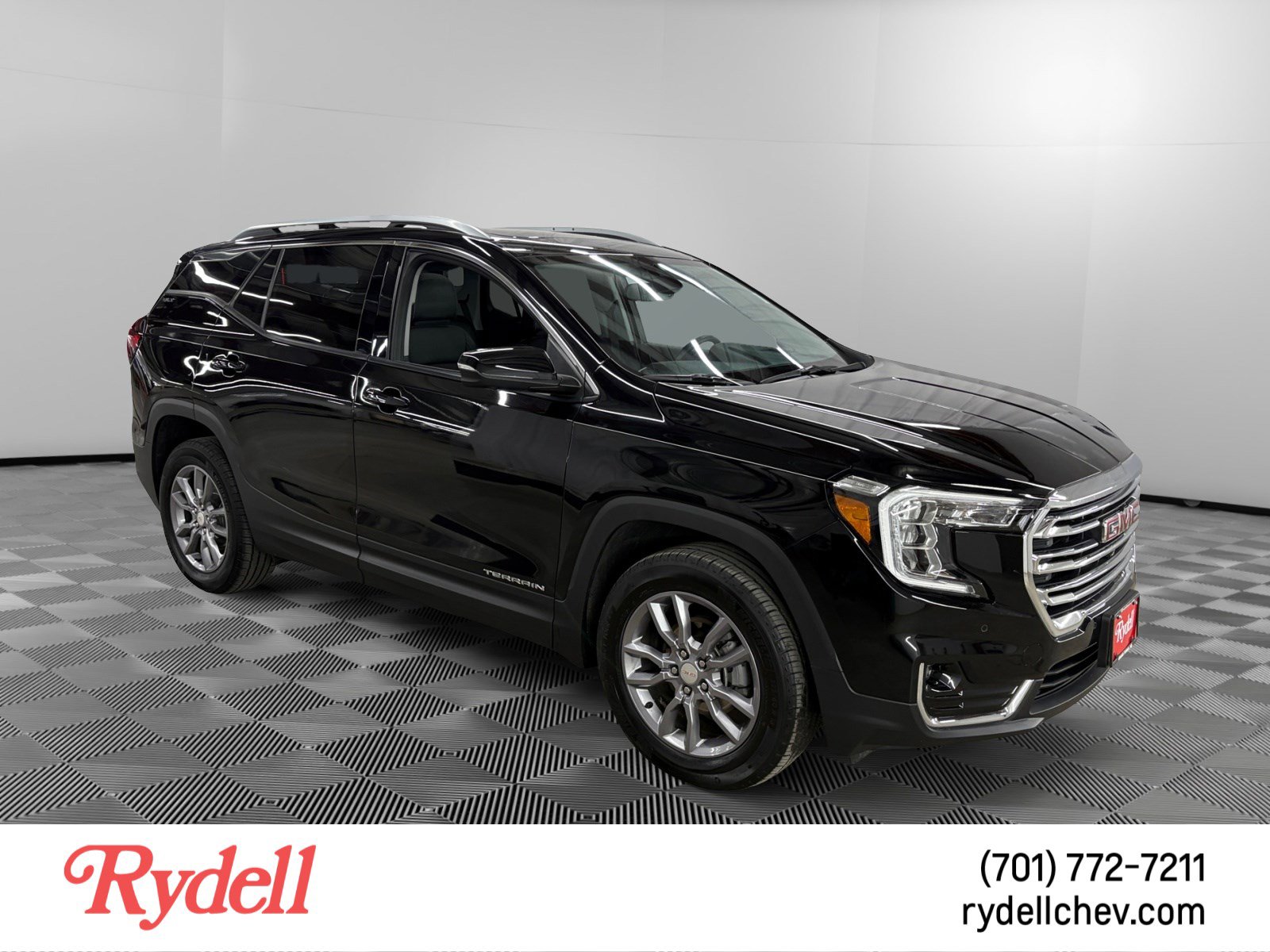 Used 2024 GMC Terrain SLT w/ Tech Package AWD/4WD image 7