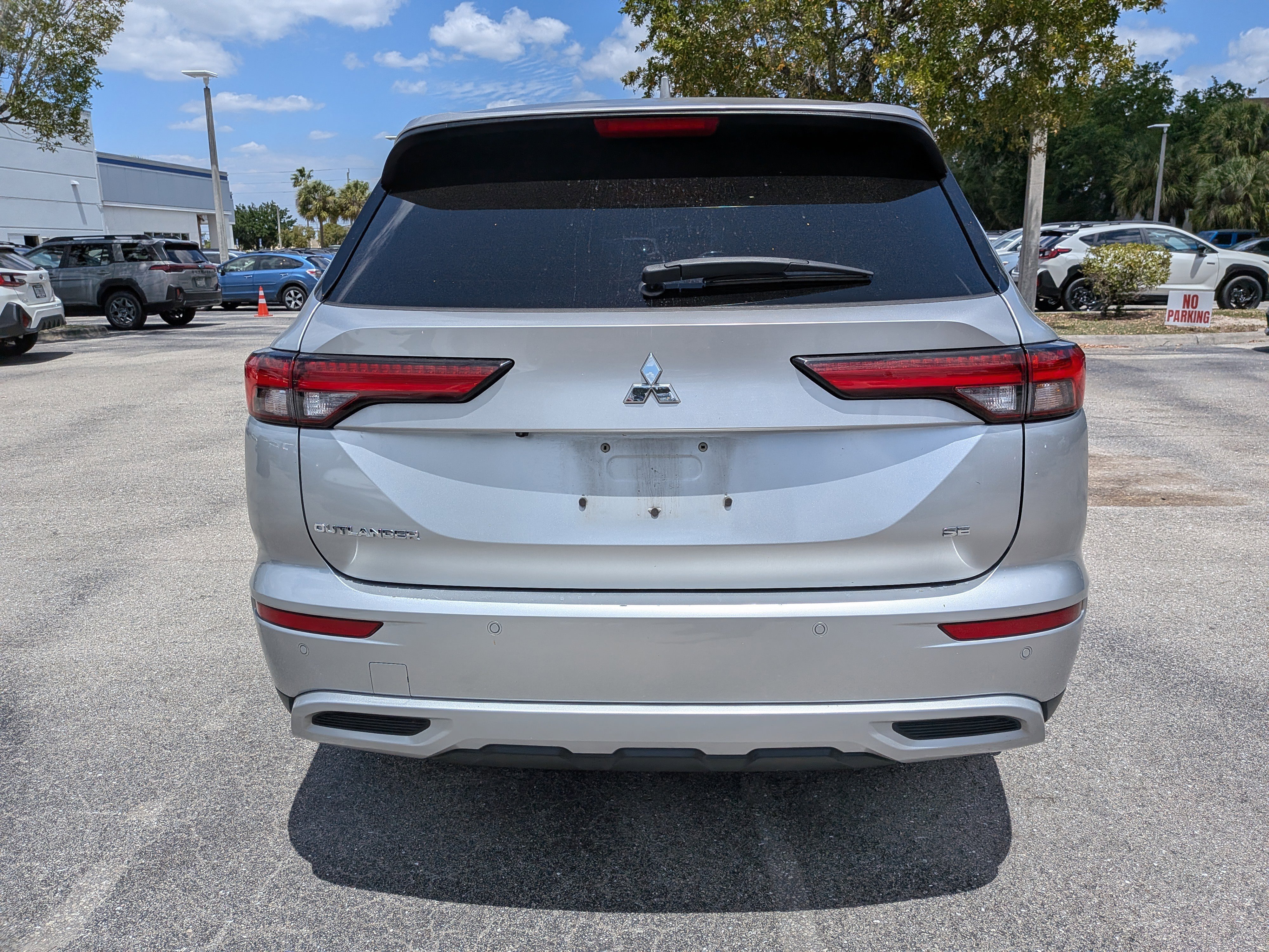 Used 2022 Mitsubishi Outlander SE image 5