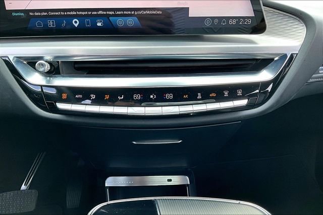 Used 2024 Cadillac Lyriq Luxury w/ LPO, Floor Liner Package AWD/4WD image 15