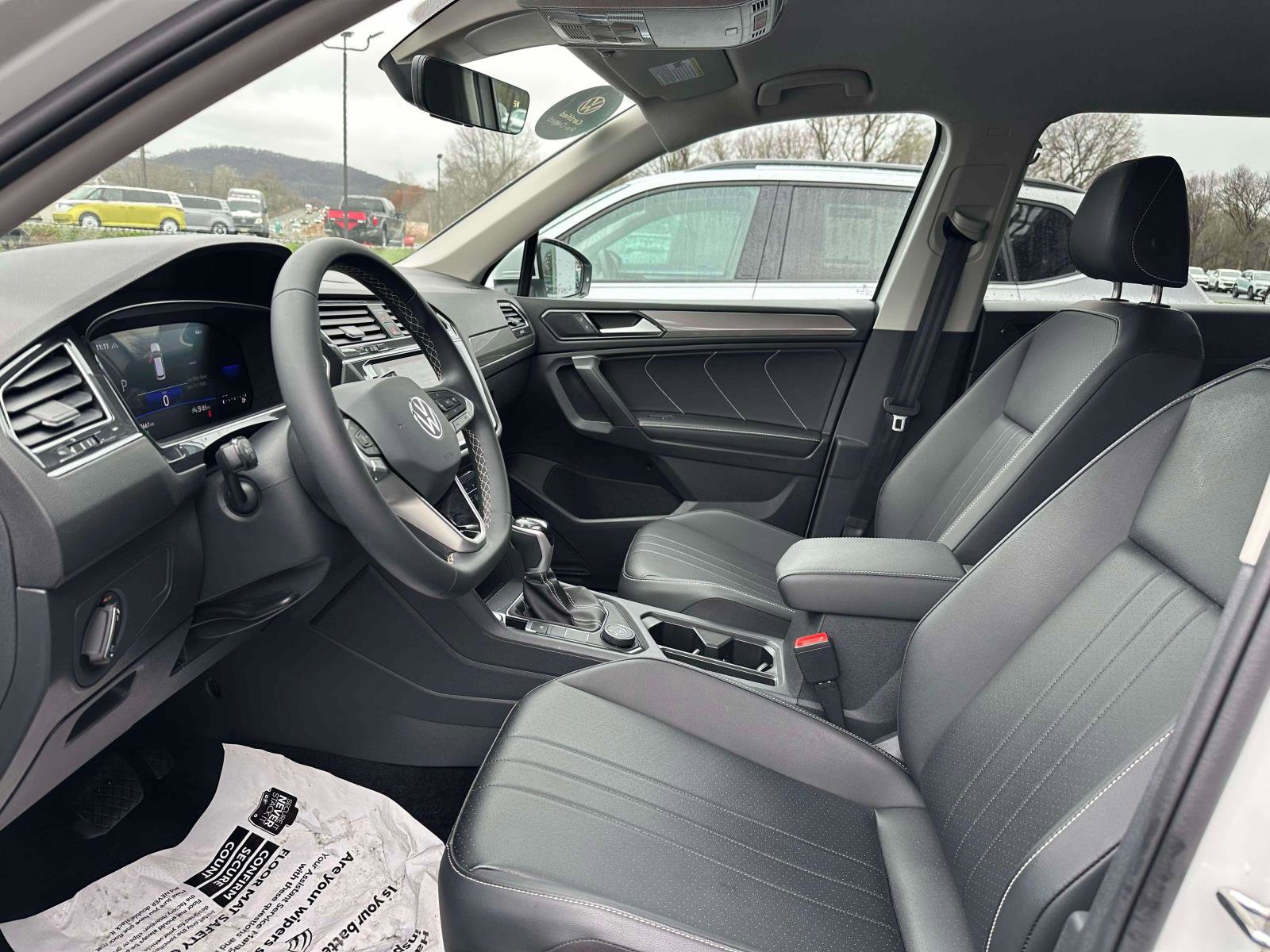 Certified 2023 Volkswagen Tiguan SE image 17