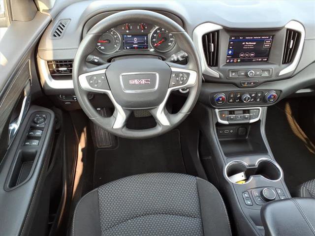 Used 2023 GMC Terrain SLE w/ Driver Convenience Package image 14