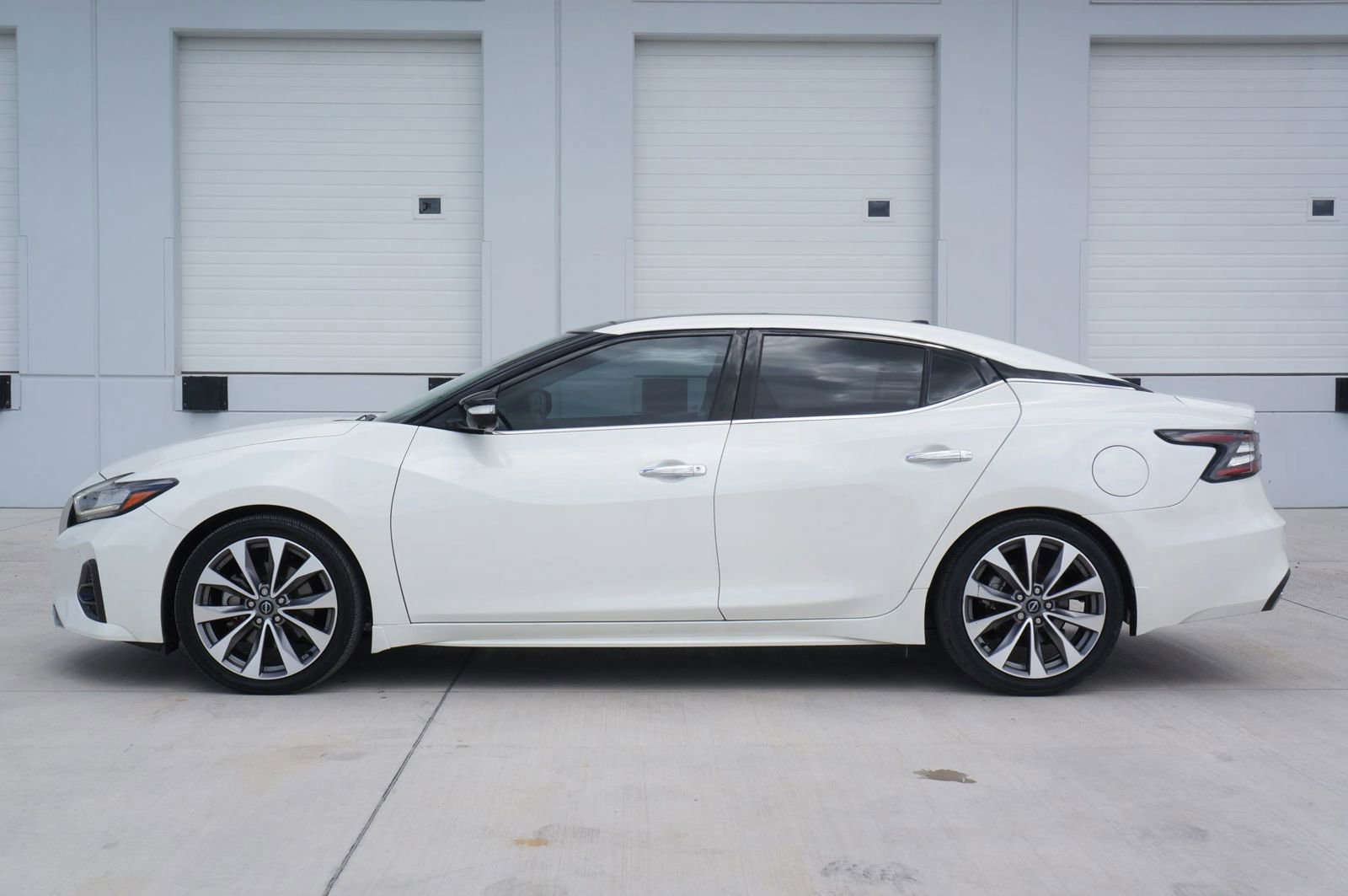 Used 2023 Nissan Maxima Platinum w/ Sport Mat Group FWD image 6