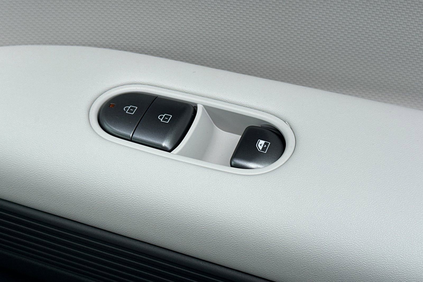 Used 2025 Hyundai Ioniq 5 SEL image 23