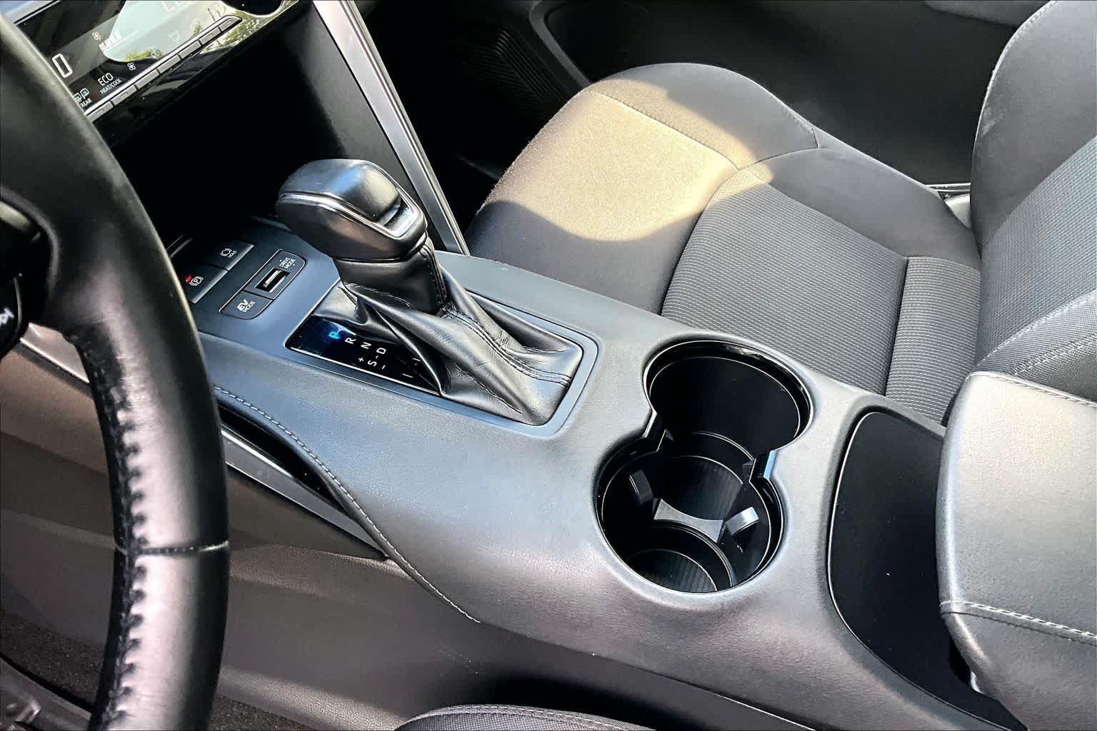 Used 2021 Toyota Venza LE w/ Carpet Mat Package (TMS) AWD/4WD image 15