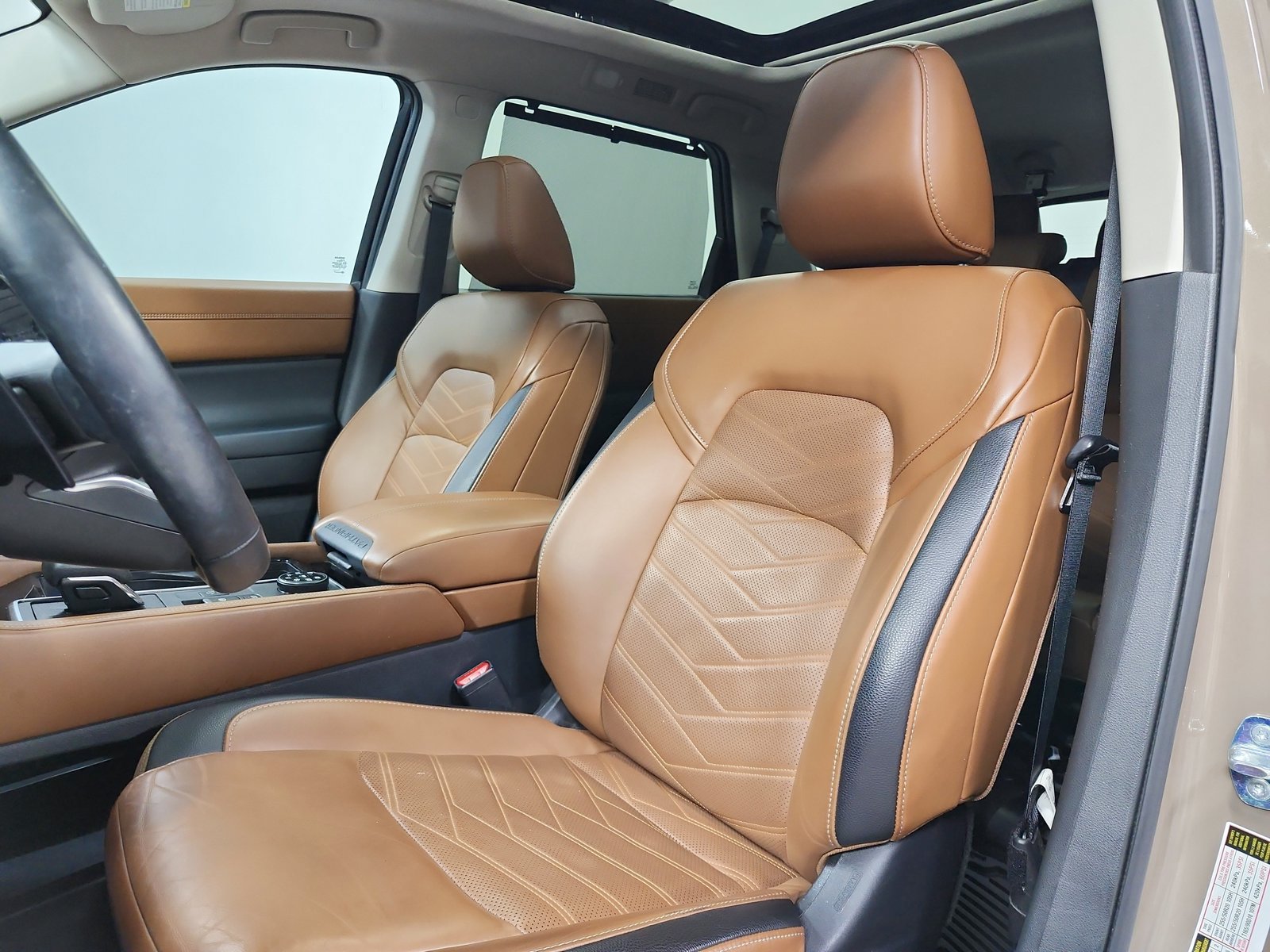 Used 2023 Nissan Pathfinder Platinum w/ Cargo Package AWD/4WD image 19