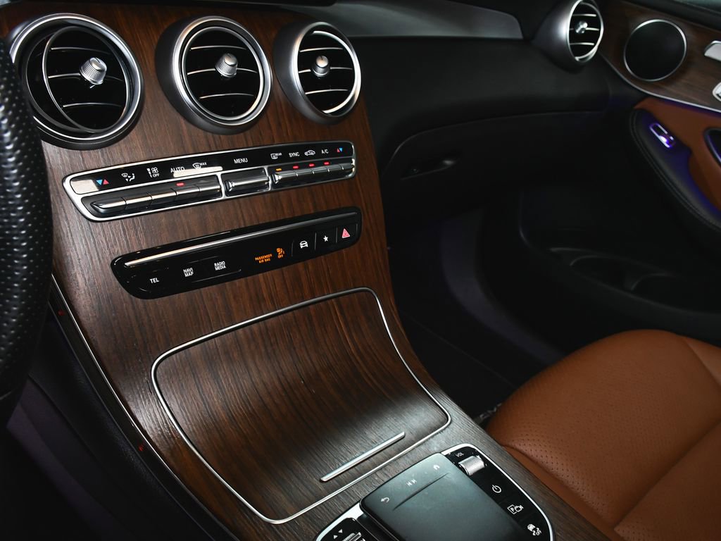 Used 2022 Mercedes-Benz GLC 300 4MATIC Coupe image 40